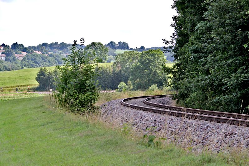 Datei:Bahnstrecke.bei.Kleinengstingen.17.jpg