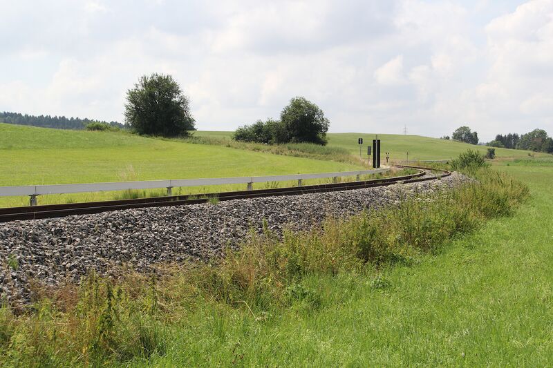 Datei:Bahnstrecke.bei.Kleinengstingen.5.jpg