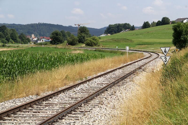 Datei:Bahnstrecke.bei.Kleinengstingen.11.jpg
