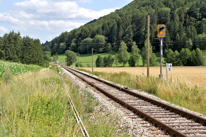 Datei:Bahnstrecke.bei.Burladingen.1.jpg