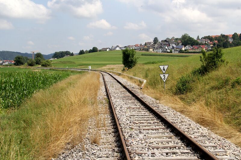 Datei:Bahnstrecke.bei.Kleinengstingen.10.jpg